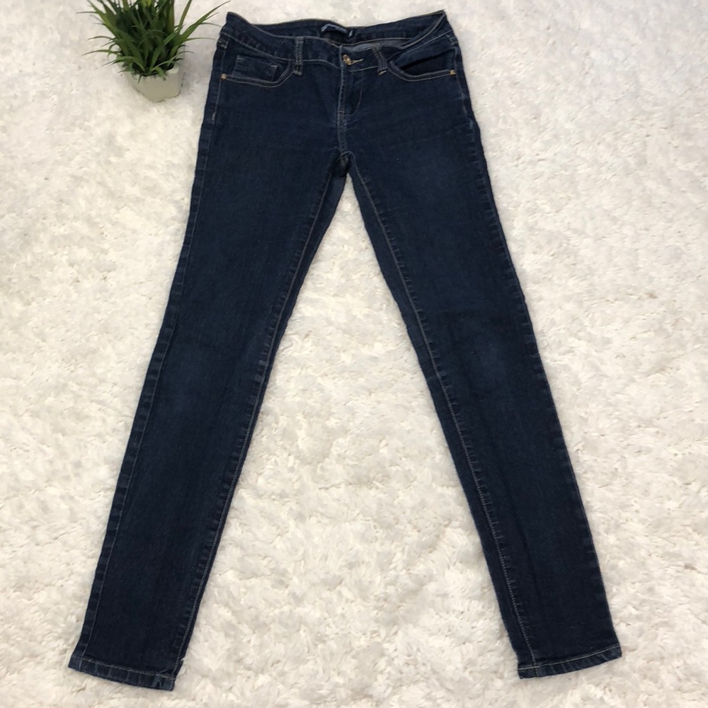 💥 5/25 💥 Dark skinny jeans with brown stitching